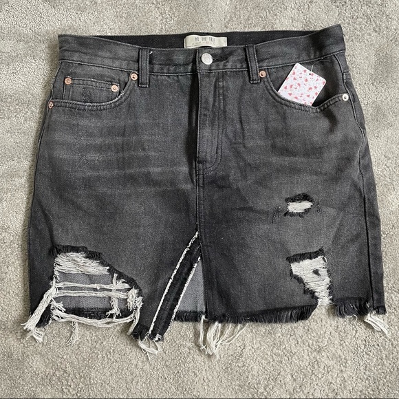 Free People We The Free Black Relaxed & Destroyed Denim Mini Skirt NWT Size 28 - Picture 5 of 10